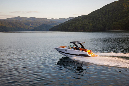 Катер Chaparral SSX 8